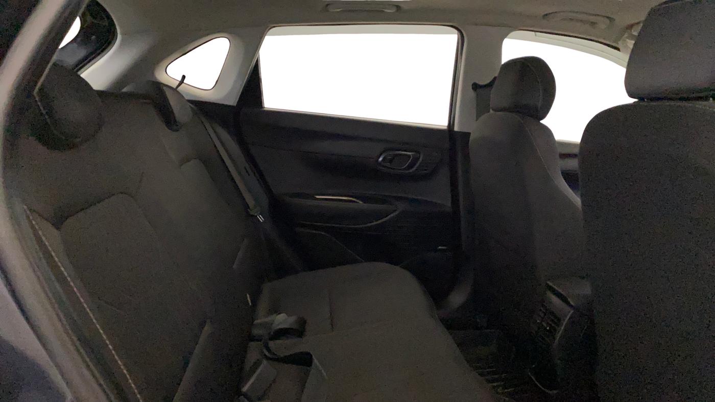 2022 Hyundai NEW I20 ASTA 1.2 MT, Petrol, Manual, 29,690 km, Right Side Rear Door Cabin