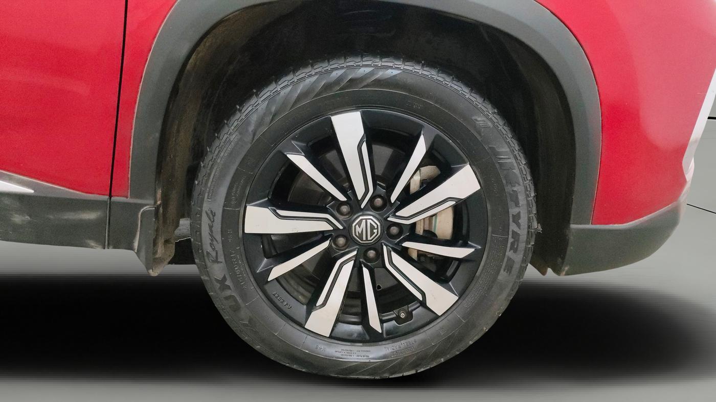 2019 MG HECTOR SHARP 1.5 DCT PETROL, Petrol, Automatic, 1,36,011 km, Right Front Wheel
