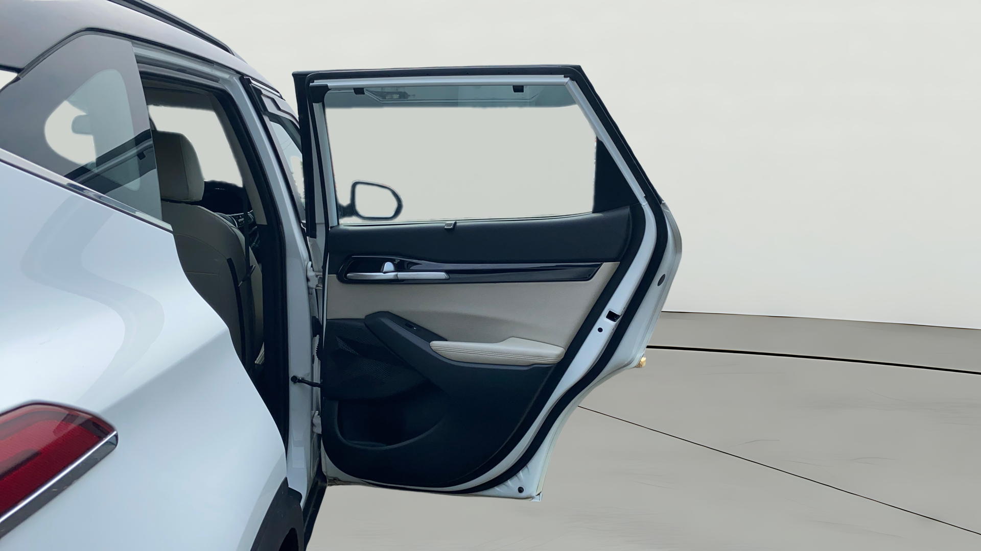 camera-RHS-Rear-Door