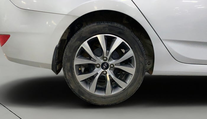 2015 Hyundai Verna FLUIDIC 4S 1.6 VTVT S(O), Petrol, Manual, 77,566 km, Right Rear Wheel