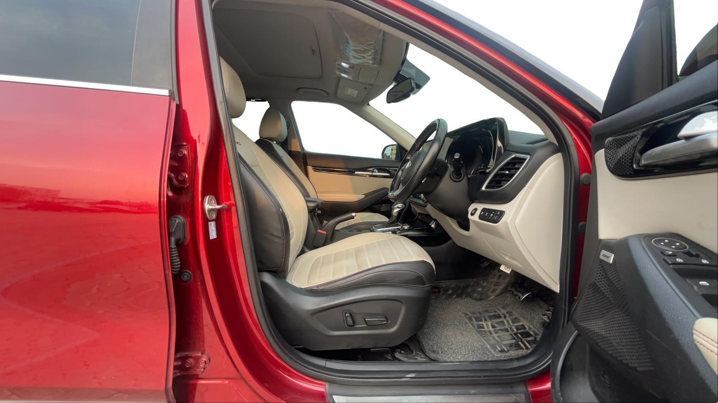 2020 KIA SELTOS GTX PLUS AT 1.5 DIESEL, Diesel, Automatic, 74,377 km, Right Side Front Door Cabin