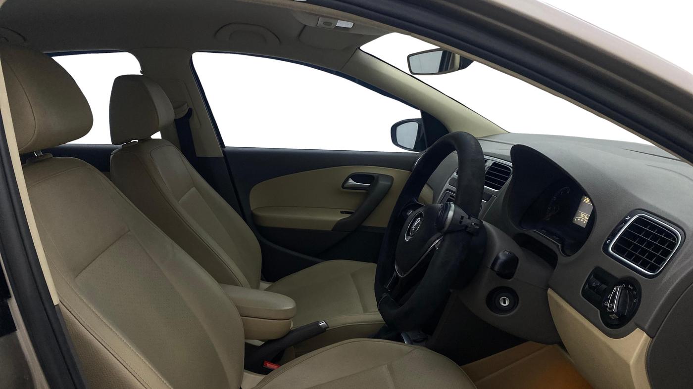 2016 Volkswagen Vento HIGHLINE PETROL AT, Petrol, Automatic, 59,101 km, Right Side Front Door Cabin