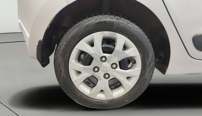 2016 Hyundai Grand i10 SPORTZ 1.2 KAPPA VTVT, CNG, Manual, 80,145 km, Right Rear Wheel