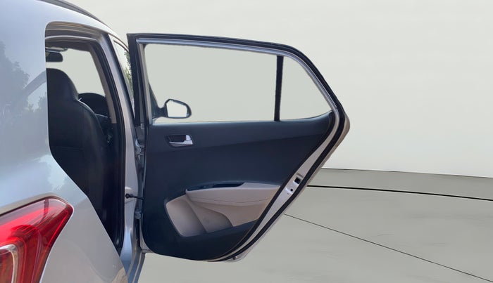 2016 Hyundai Grand i10 ASTA (O) AT 1.2 KAPPA VTVT, Petrol, Automatic, 88,175 km, RHS Rear Door