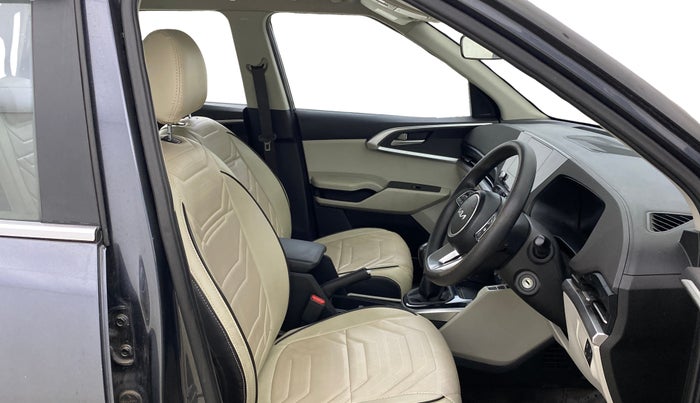 2023 KIA CARENS PRESTIGE 1.5 PETROL 7 STR, Petrol, Manual, 40,272 km, Right Side Front Door Cabin