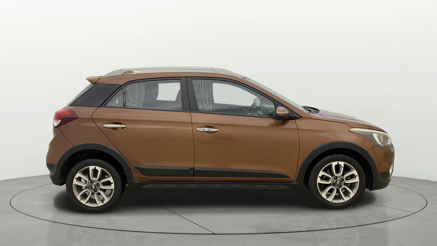 2018 Hyundai i20 Active 1.2 SX, Petrol, Manual, 1,12,635 km, Right Side View