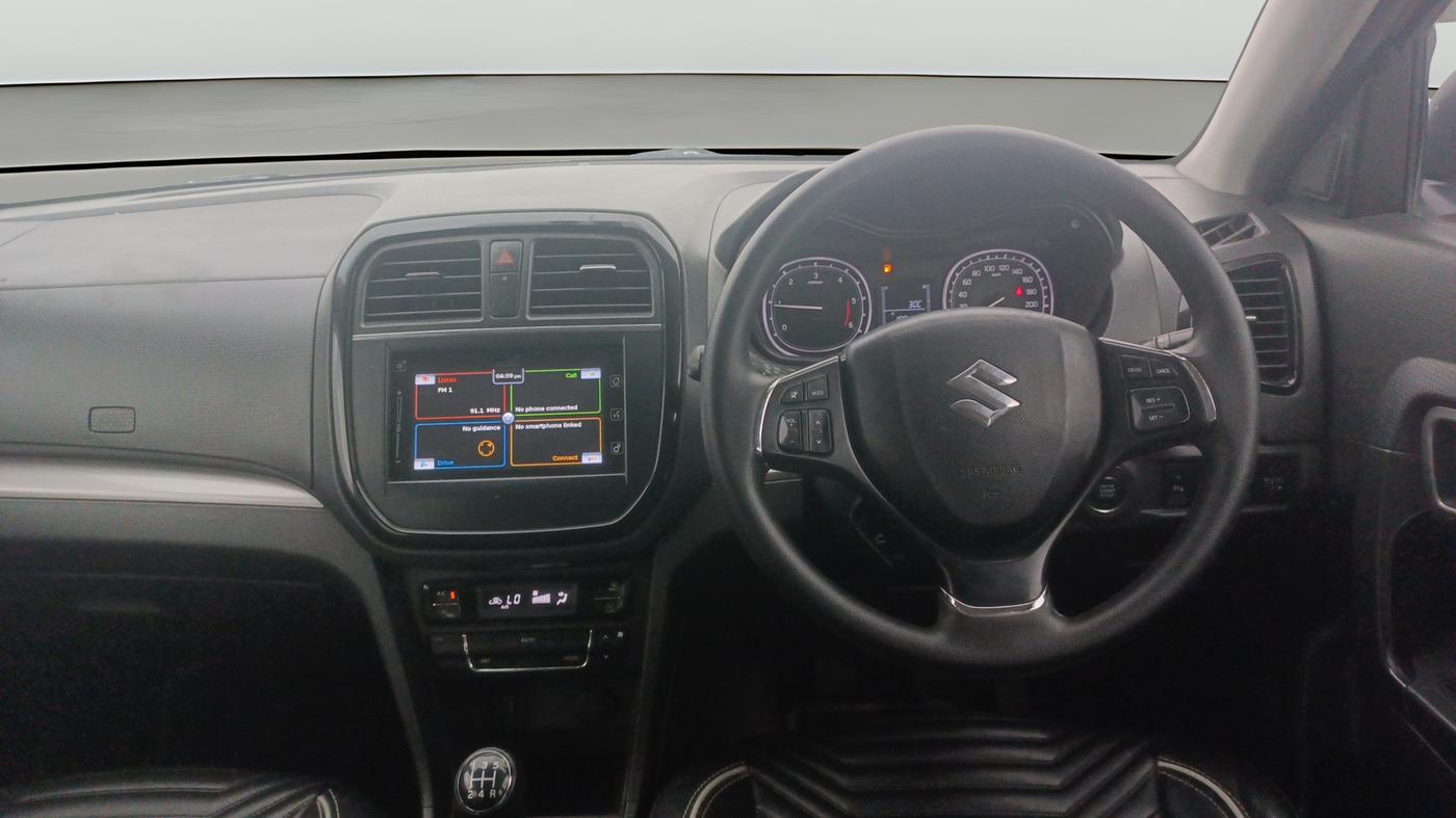 2016 Maruti Vitara Brezza ZDI PLUS DUAL TONE, Diesel, Manual, 54,357 km, Steering Wheel Close Up