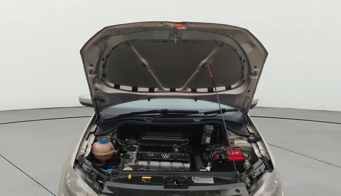 2013 Volkswagen Vento HIGHLINE 1.6 MPI, Petrol, Manual, 38,977 km, Open Bonet