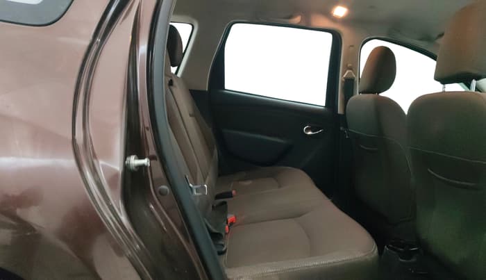 2021 Renault Duster RXZ 1.5 PETROL MT, Petrol, Manual, 44,227 km, Right Side Rear Door Cabin