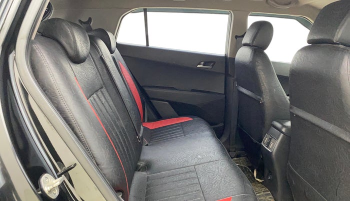 2017 Hyundai Creta SX PLUS 1.6 DIESEL, Diesel, Manual, 1,00,287 km, Right Side Rear Door Cabin