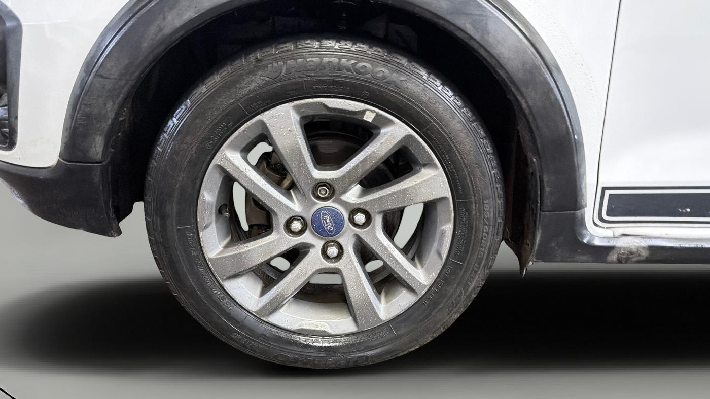 2018 Ford FREESTYLE TITANIUM 1.5 DIESEL, Diesel, Manual, 1,10,017 km, Left Front Wheel