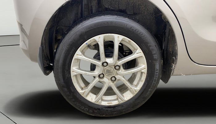 2019 Maruti Swift ZXI AMT, Petrol, Automatic, 1,00,201 km, Right Rear Wheel