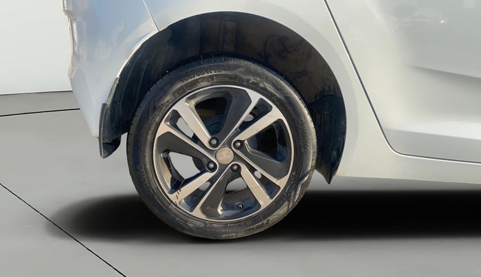 2020 Tata ALTROZ XZ DIESEL, Diesel, Manual, 96,355 km, Right Rear Wheel