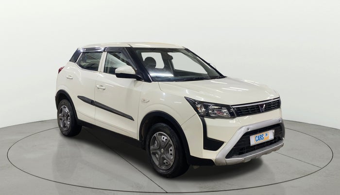 2023 Mahindra XUV300 W4 1.2 PETROL, Petrol, Manual, 8,022 km, SRP