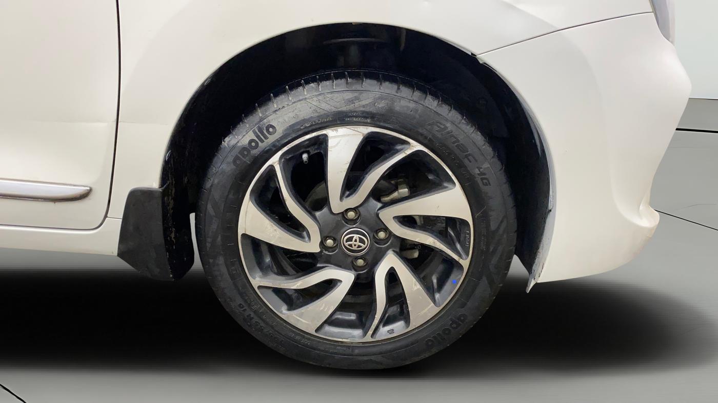 2021 Toyota Glanza G, Petrol, Manual, 28,518 km, Right Front Wheel