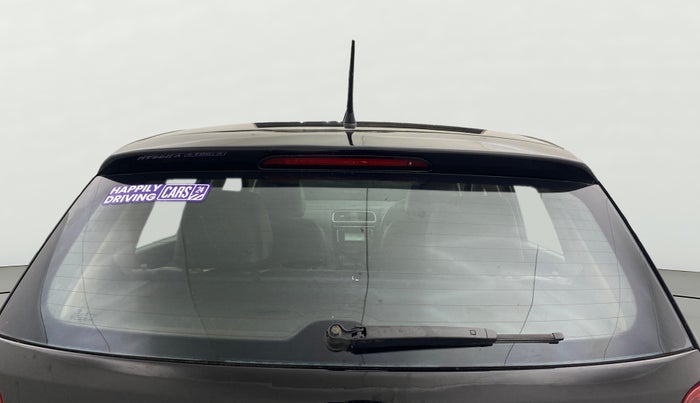 2013 Volkswagen Polo HIGHLINE1.2L, Petrol, Manual, 1,42,355 km, Rear Windshield