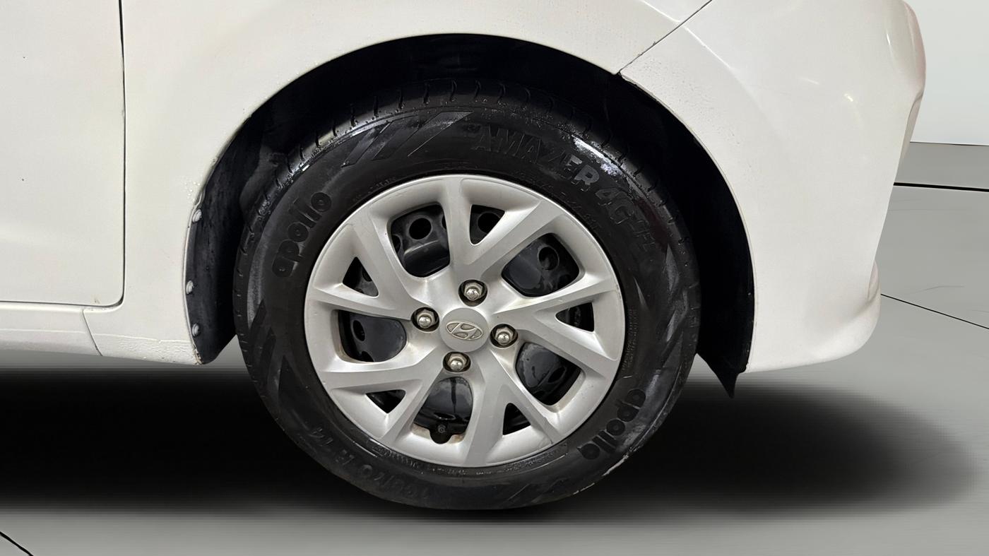 2017 Hyundai Grand i10 SPORTZ 1.2 KAPPA VTVT, CNG, Manual, 46,754 km, Right Front Wheel