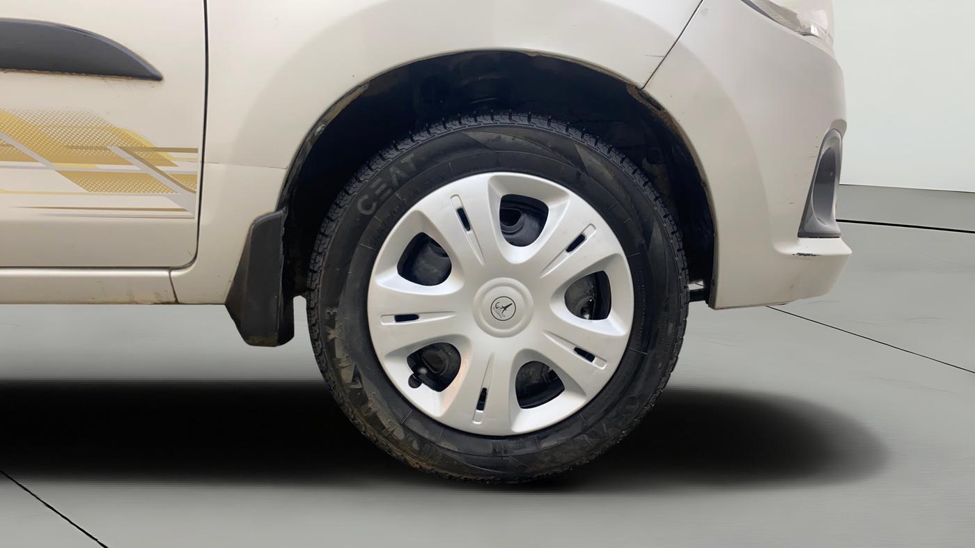 2017 Maruti Alto K10 VXI, Petrol, Manual, 58,325 km, Right Front Wheel