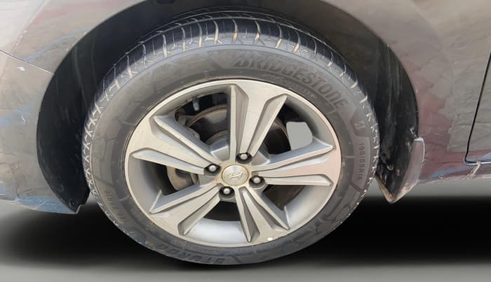 2018 Hyundai Verna 1.6 VTVT SX, Petrol, Manual, 77,642 km, Left Front Wheel