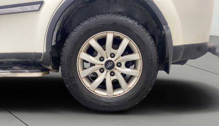 2016 Mahindra XUV500 W10 AT, Diesel, Automatic, 99,877 km, Left Rear Wheel