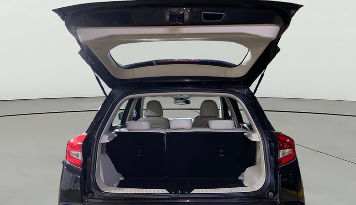 2021 Mahindra XUV300 W8 1.2 PETROL, Petrol, Manual, 53,404 km, Boot Open Zoomed View