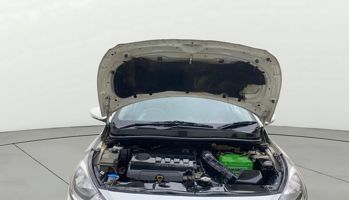 2012 Hyundai Verna FLUIDIC 1.6 CRDI SX, Diesel, Manual, 1,11,454 km, Open Bonet