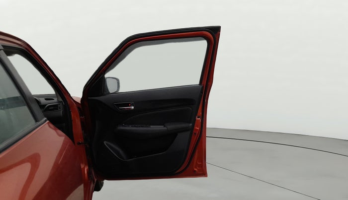 2020 Maruti Swift VXI, Petrol, Manual, 21,989 km, RHS Front Door