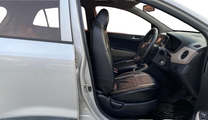 2015 Hyundai Grand i10 SPORTZ 1.1 CRDI, Diesel, Manual, 45,385 km, Right Side Front Door Cabin