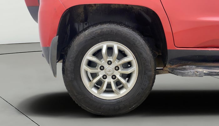 2017 Mahindra TUV300 T8, Diesel, Manual, 65,765 km, Right Rear Wheel