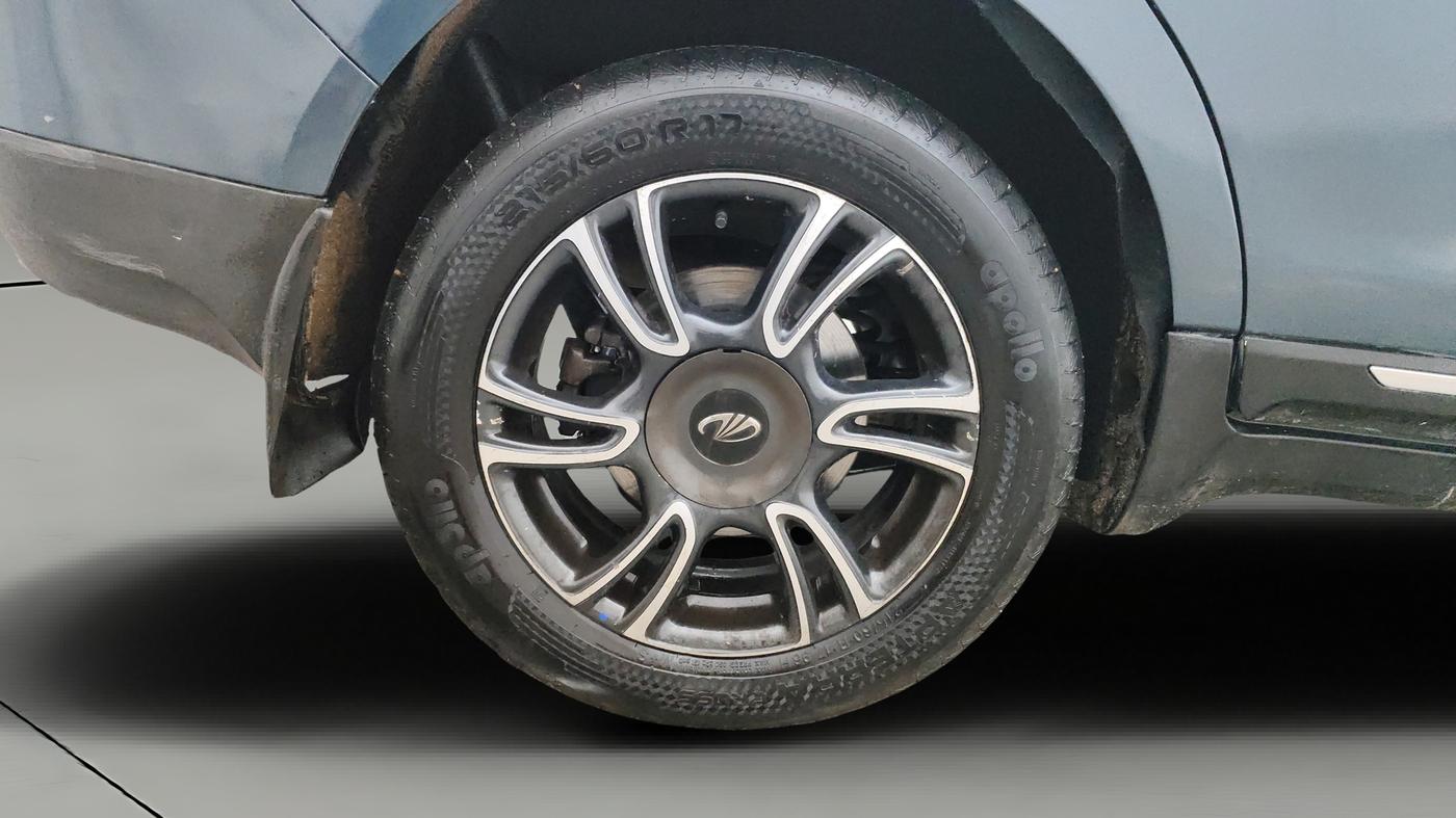 2018 Mahindra MARAZZO M8 7 STR, Diesel, Manual, 1,15,572 km, Right Rear Wheel