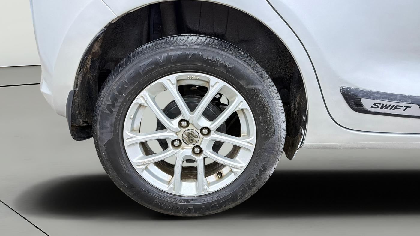 2022 Maruti Swift ZXI, Petrol, Manual, 61,672 km, Right Rear Wheel