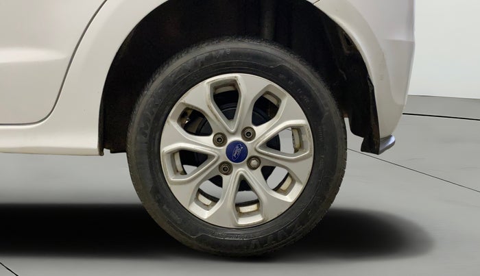 2016 Ford New Figo TITANIUM 1.2 PETROL MT, Petrol, Manual, 56,758 km, Left Rear Wheel