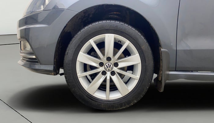 2017 Volkswagen Ameo HIGHLINE1.5L, Diesel, Manual, 1,30,721 km, Left Front Wheel