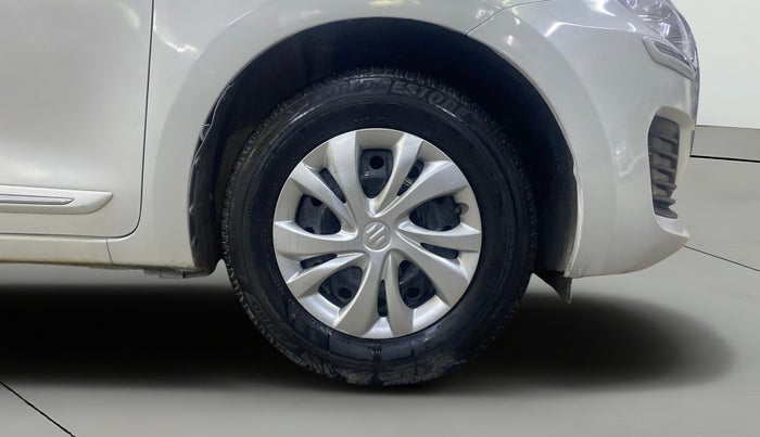 2020 Maruti Swift VXI AMT, Petrol, Automatic, 38,025 km, Right Front Wheel