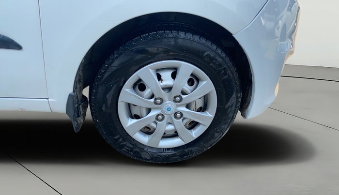 2013 Hyundai i10 MAGNA 1.1, CNG, Manual, 74,640 km, Right Front Wheel