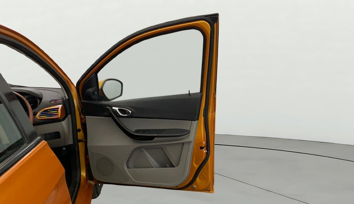 2016 Tata Tiago XZ PETROL, CNG, Manual, 40,442 km, RHS Front Door