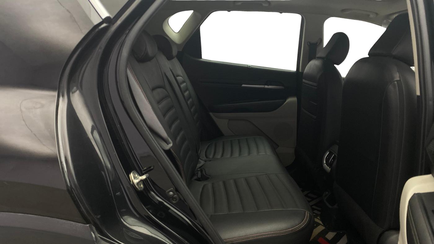 2021 KIA SONET HTX 1.5 AT, Diesel, Automatic, 1,38,639 km, Right Side Rear Door Cabin