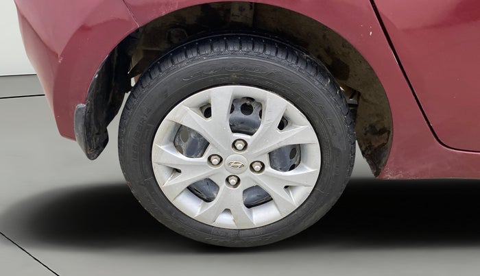 2017 Hyundai Grand i10 MAGNA AT 1.2 KAPPA VTVT, Petrol, Automatic, 46,834 km, Right Rear Wheel