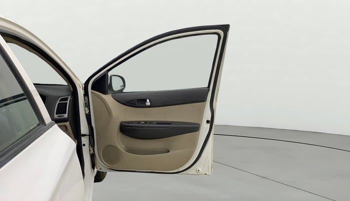 2013 Hyundai i20 ASTA 1.4 CRDI, Diesel, Manual, 1,27,005 km, RHS Front Door