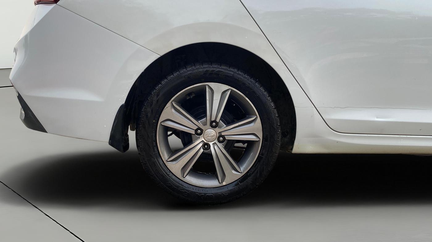 2019 Hyundai Verna 1.6 VTVT SX (O) AT, Petrol, Automatic, 97,335 km, Right Rear Wheel