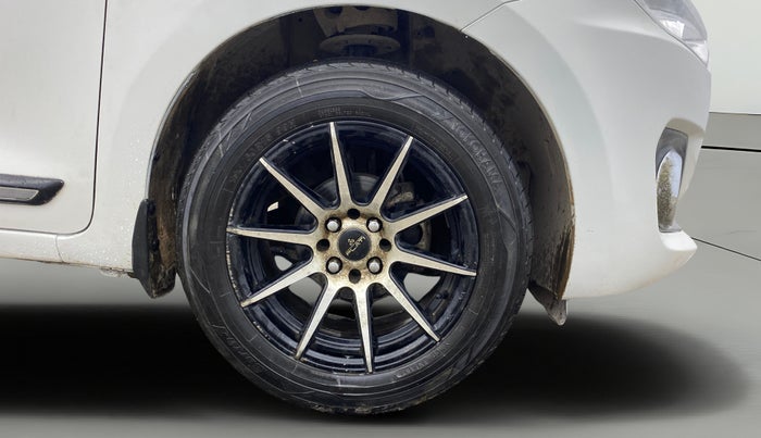 2018 Maruti Swift VXI, Petrol, Manual, 40,873 km, Right Front Wheel