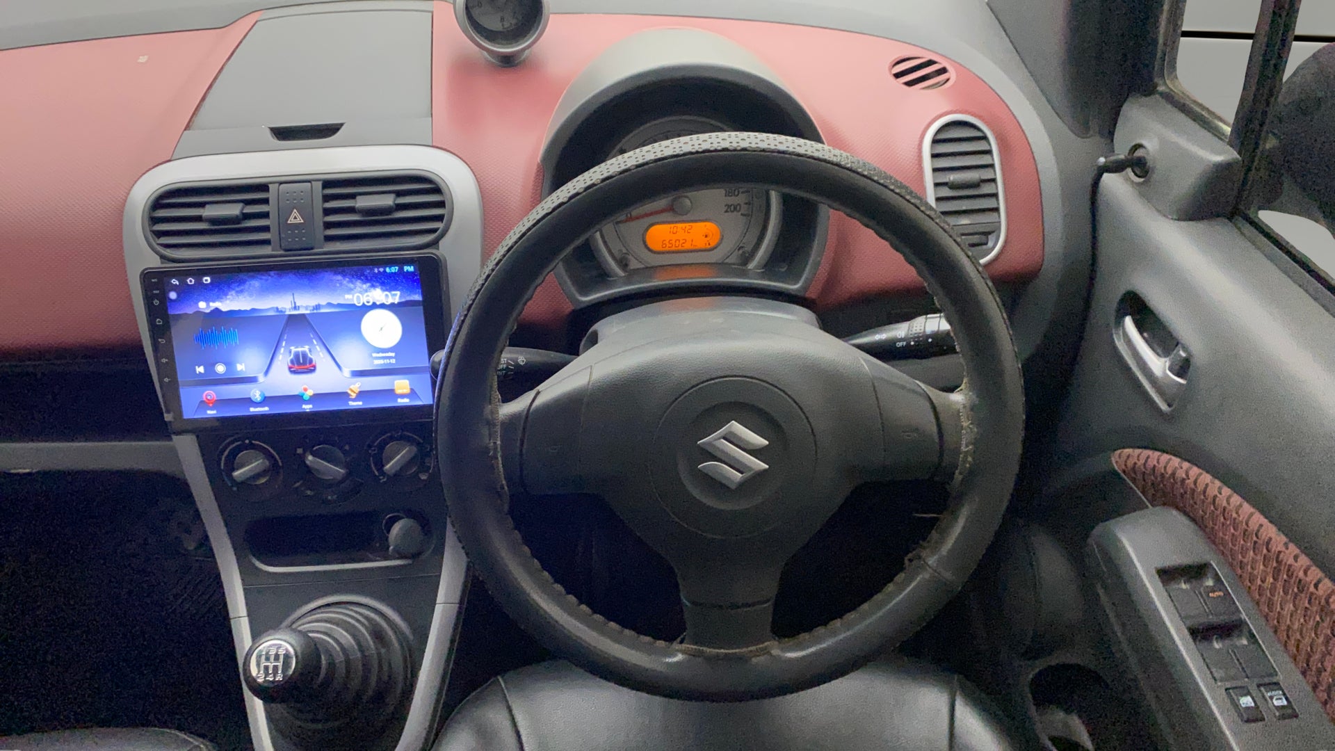 camera-Steering-Wheel-Close-Up