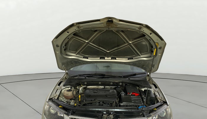 2016 Skoda Octavia STYLE PLUS AT 1.8 TSI, Petrol, Automatic, 65,982 km, Open Bonet