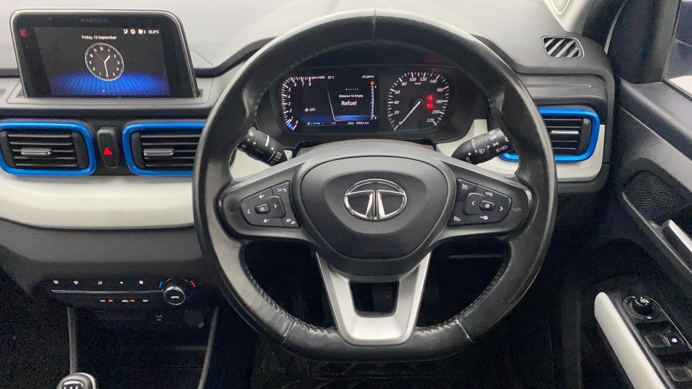 2021 Tata PUNCH CREATIVE  1.2 RTN DUAL TONE, Petrol, Manual, 37,553 km, Steering Wheel Close Up
