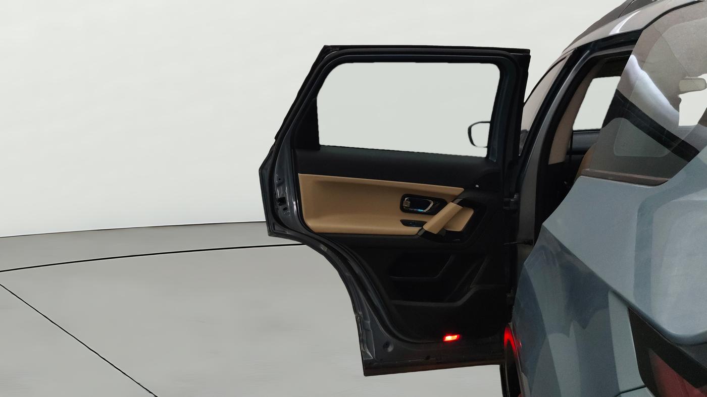2021 Tata Safari XZA PLUS, Diesel, Automatic, 1,16,746 km, LHS Rear Door