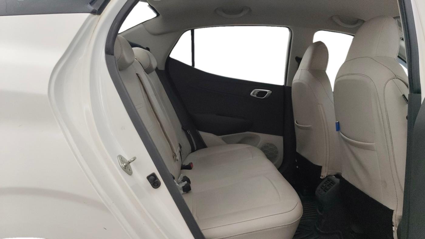 2023 Hyundai AURA SX PLUS 1.2 AMT, Petrol, Automatic, 27,624 km, Right Side Rear Door Cabin