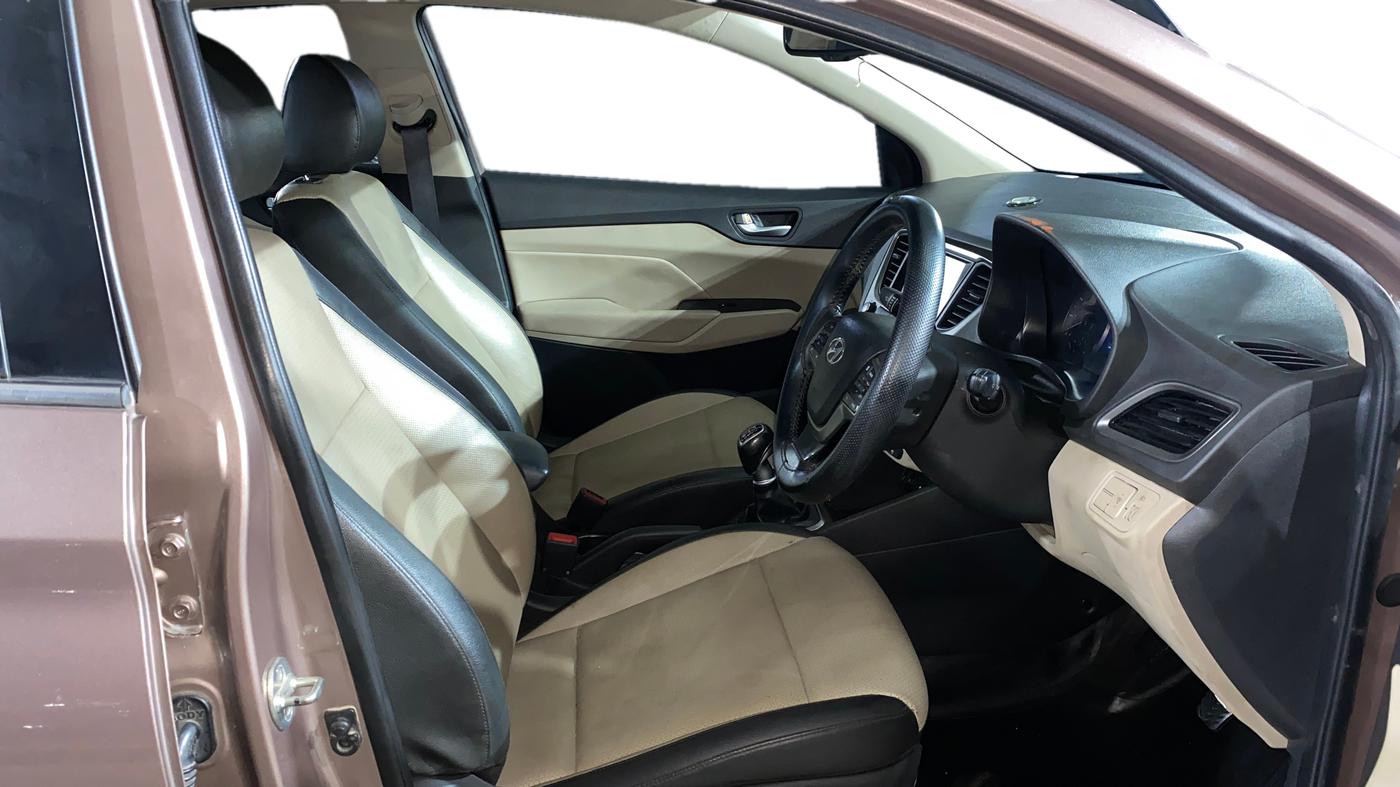 2018 Hyundai Verna 1.6 VTVT SX O, Petrol, Manual, 36,408 km, Right Side Front Door Cabin