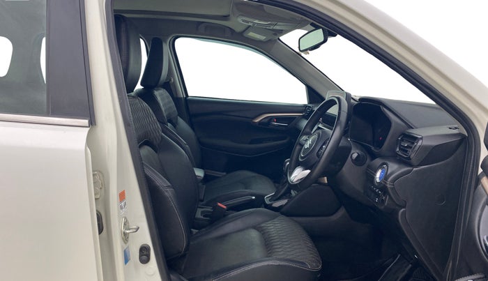 2023 Maruti Grand Vitara ALPHA PLUS HYBRID ECVT, Hybrid, Automatic, 90,677 km, Right Side Front Door Cabin