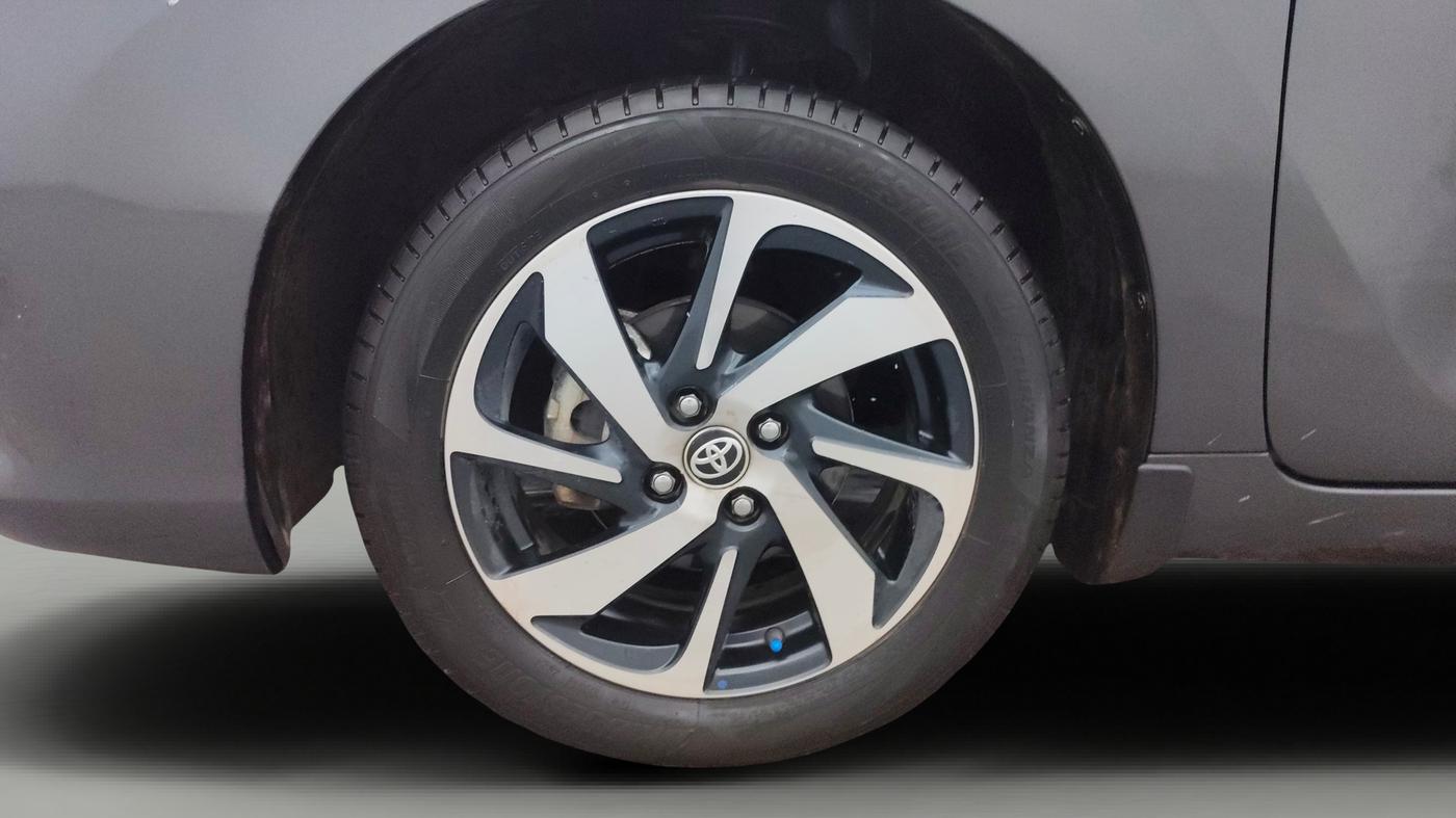 2024 Toyota Glanza V AMT, Petrol, Automatic, 1,00,247 km, Left Front Wheel