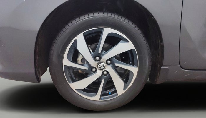 2024 Toyota Glanza V AMT, Petrol, Automatic, 1,00,247 km, Left Front Wheel